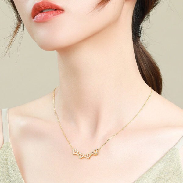 Retro Heart Four Leaf Clover Pendant Necklace – Women’s Openable Choker..