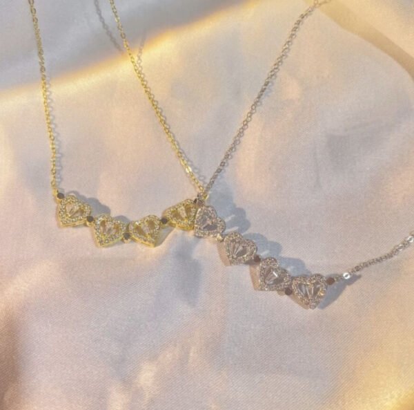 Retro Heart Four Leaf Clover Pendant Necklace – Women’s Openable Choker..